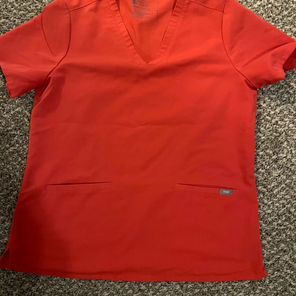 Figs scrub top
